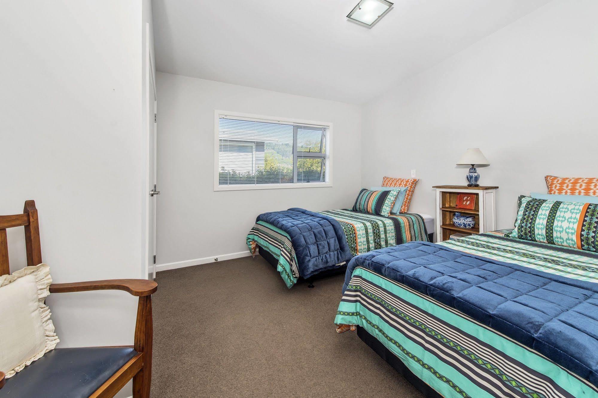 Lupin Lodge Bed & Breakfast Taupo Exterior photo
