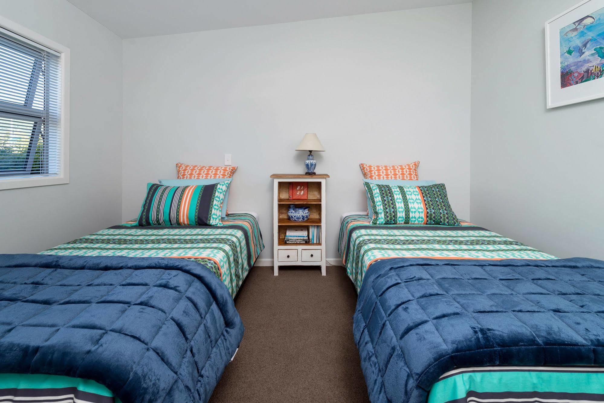 Lupin Lodge Bed & Breakfast Taupo Exterior photo